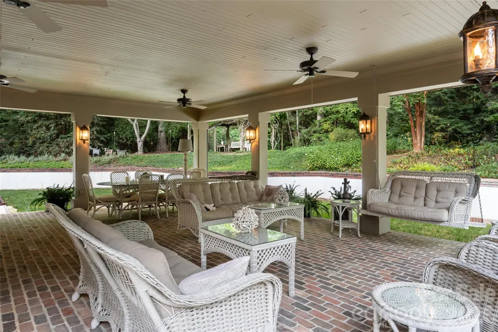 6 Frith Drive Asheville, NC 28803