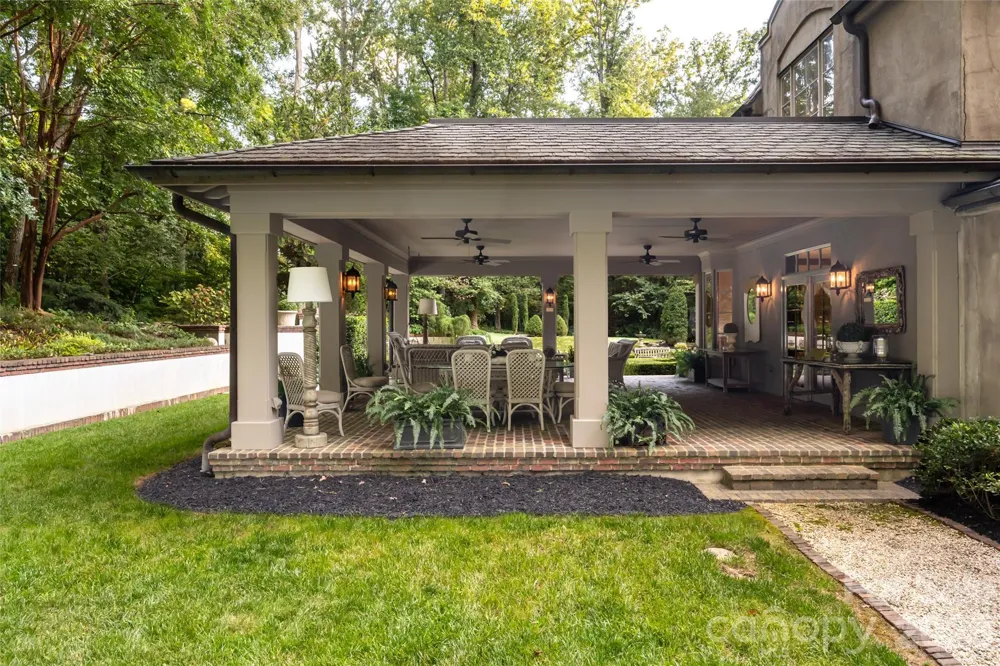 6 Frith Drive Asheville, NC 28803