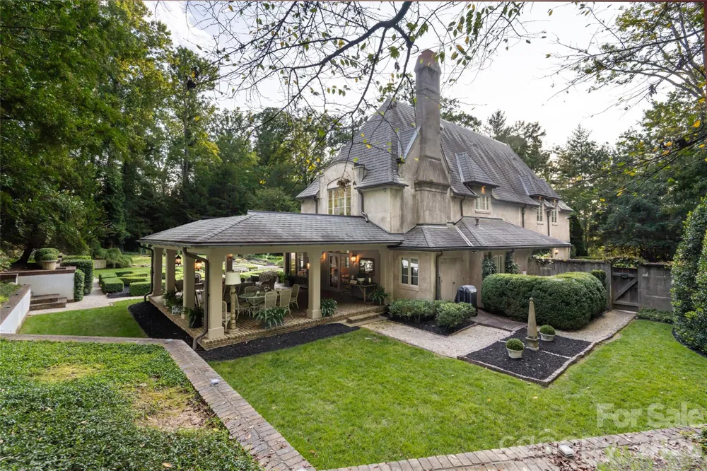 6 Frith Drive Asheville, NC 28803