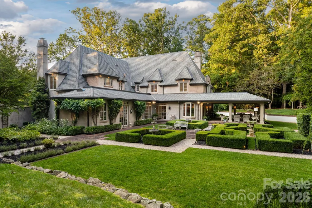 6 Frith Drive Asheville, NC 28803
