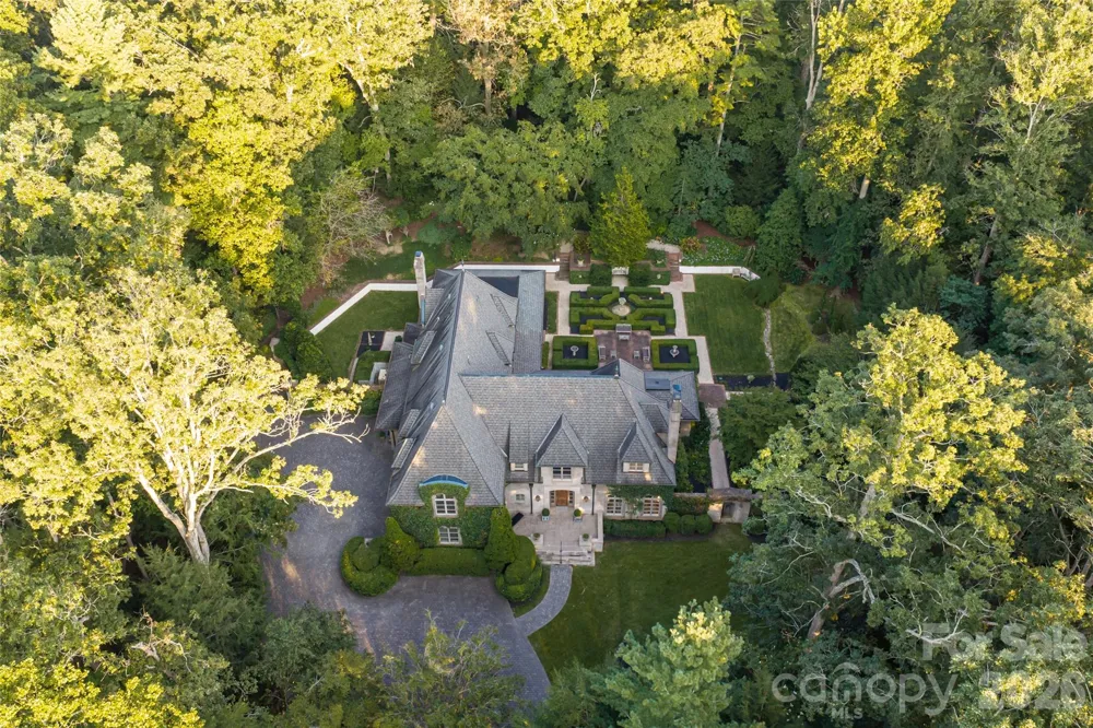 6 Frith Drive Asheville, NC 28803