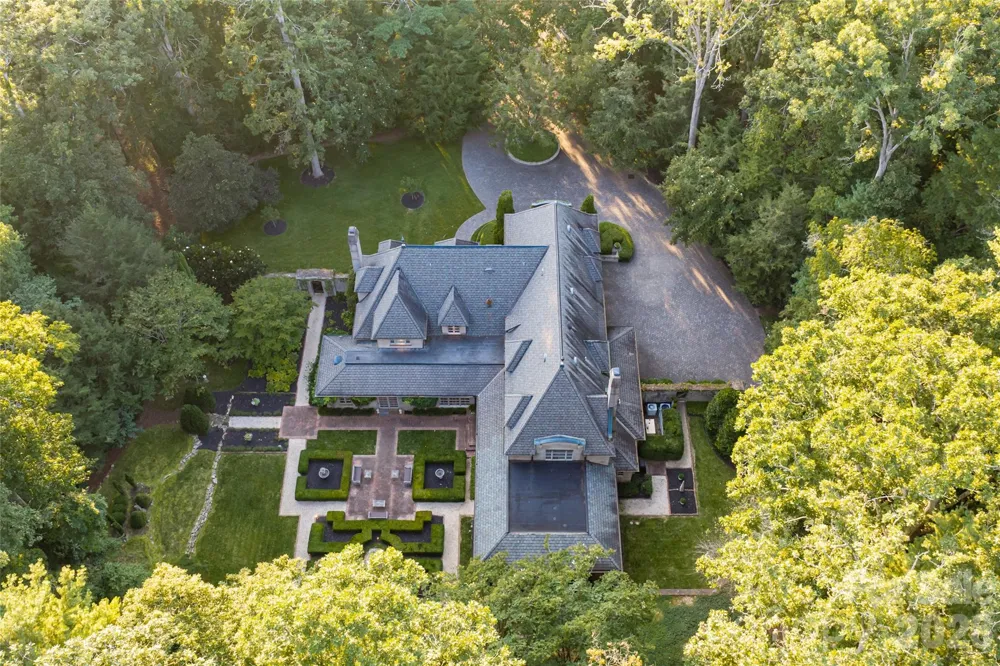 6 Frith Drive Asheville, NC 28803