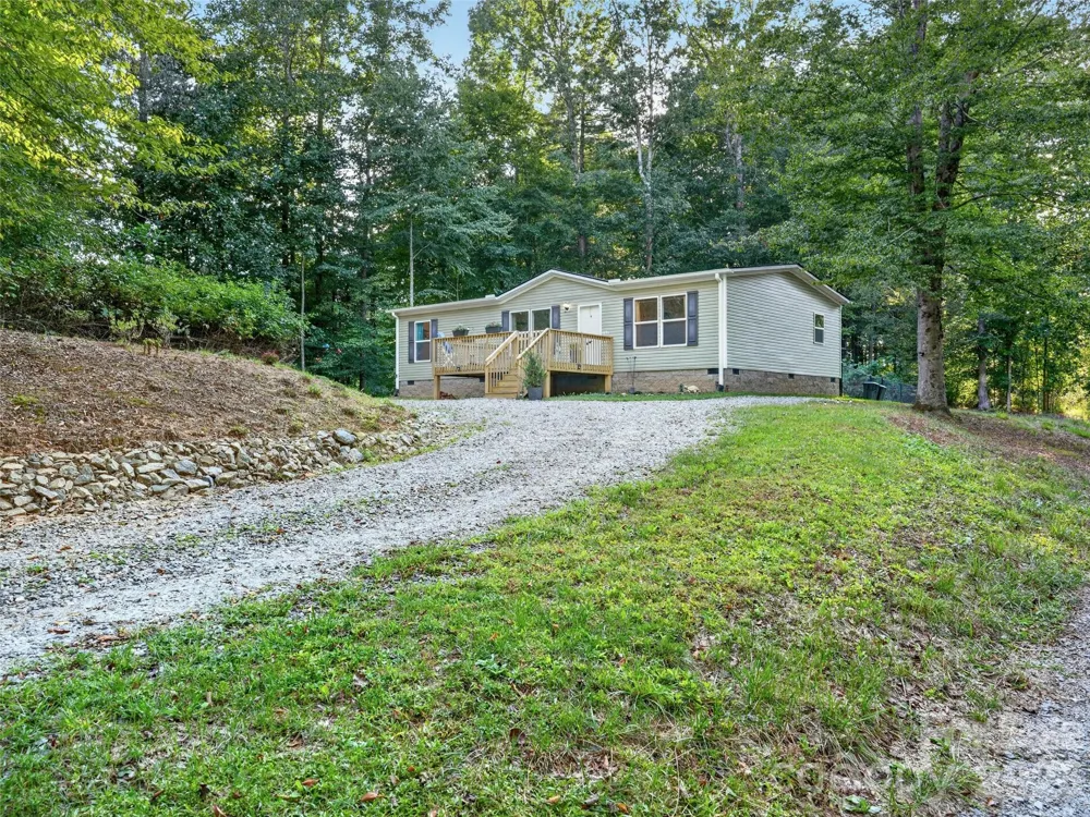 117 Eade Road Hendersonville, NC 28792