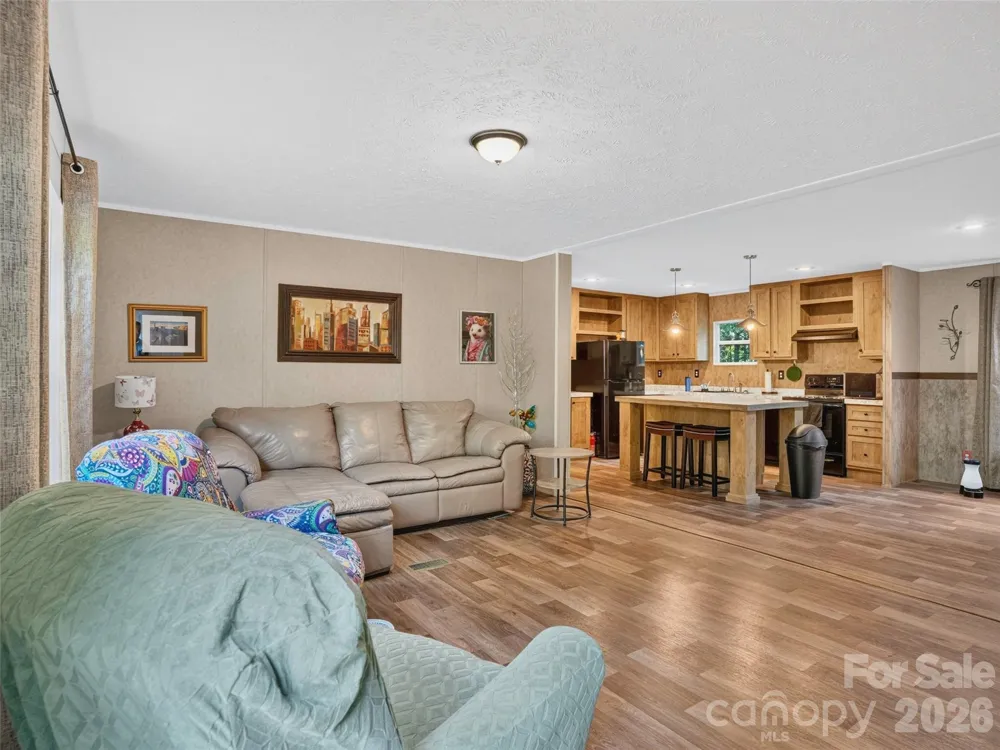 117 Eade Road Hendersonville, NC 28792