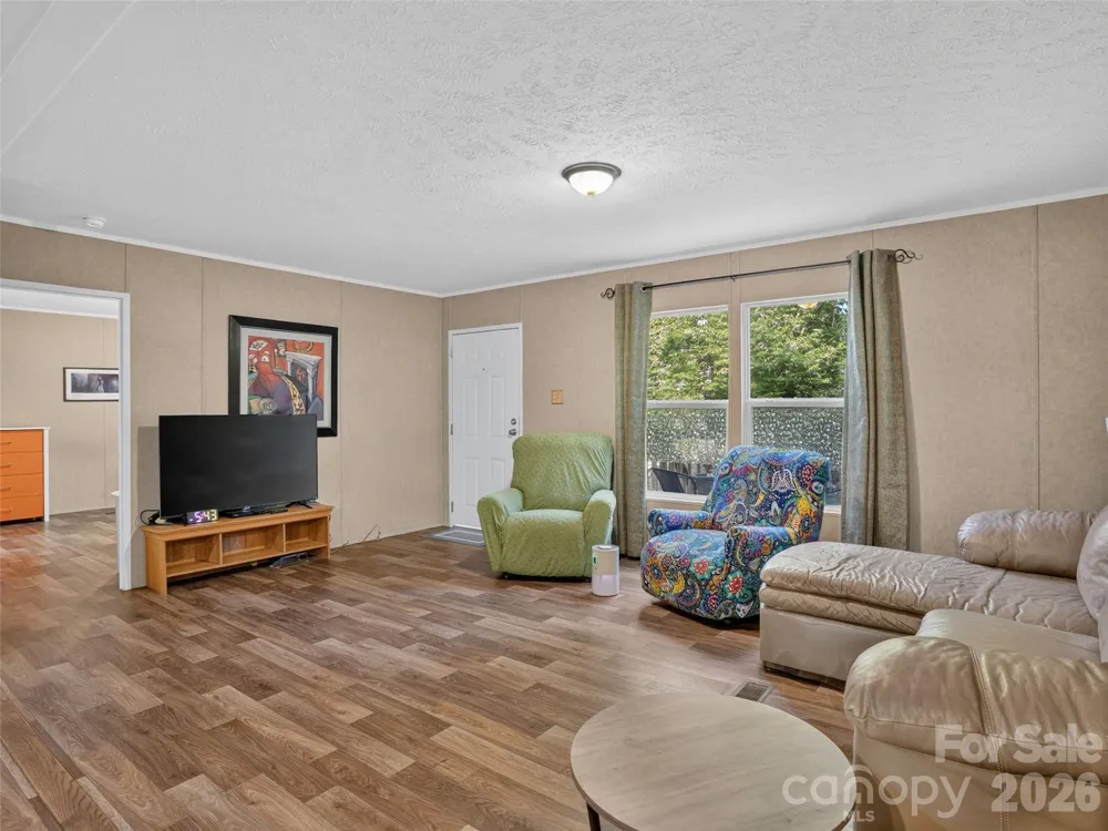 117 Eade Road Hendersonville, NC 28792