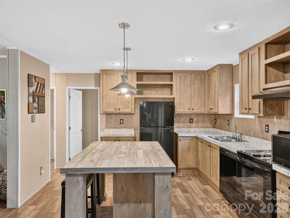 117 Eade Road Hendersonville, NC 28792