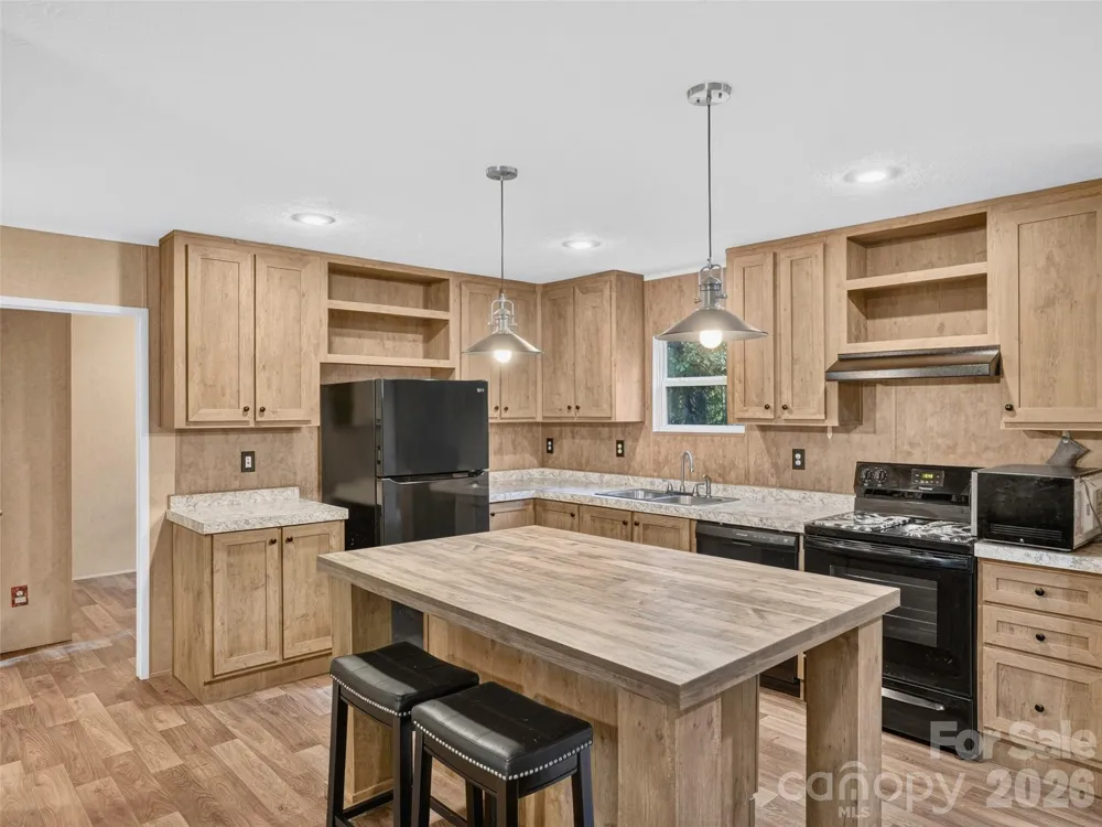 117 Eade Road Hendersonville, NC 28792