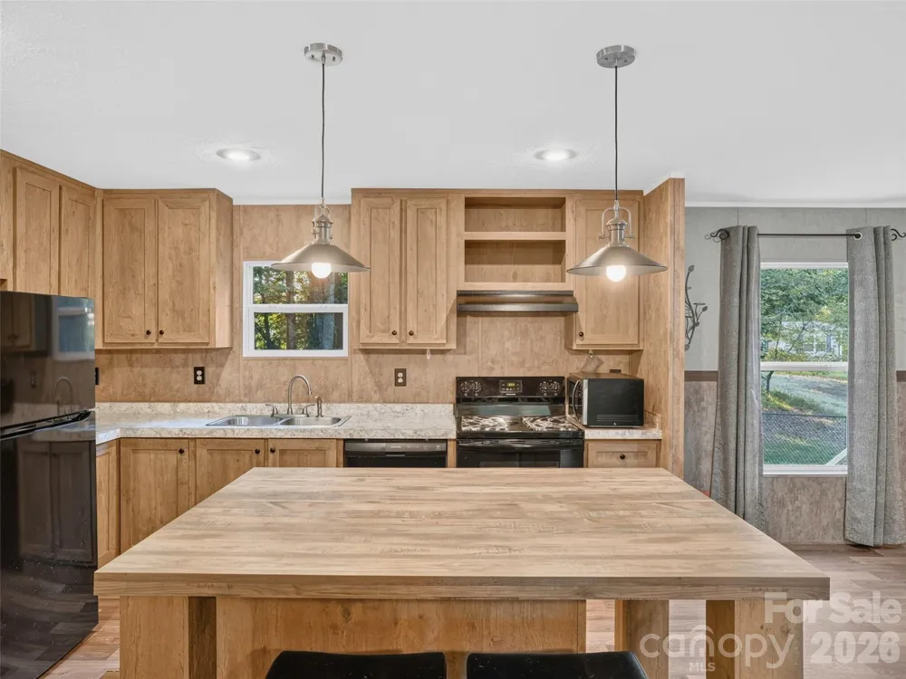 117 Eade Road Hendersonville, NC 28792