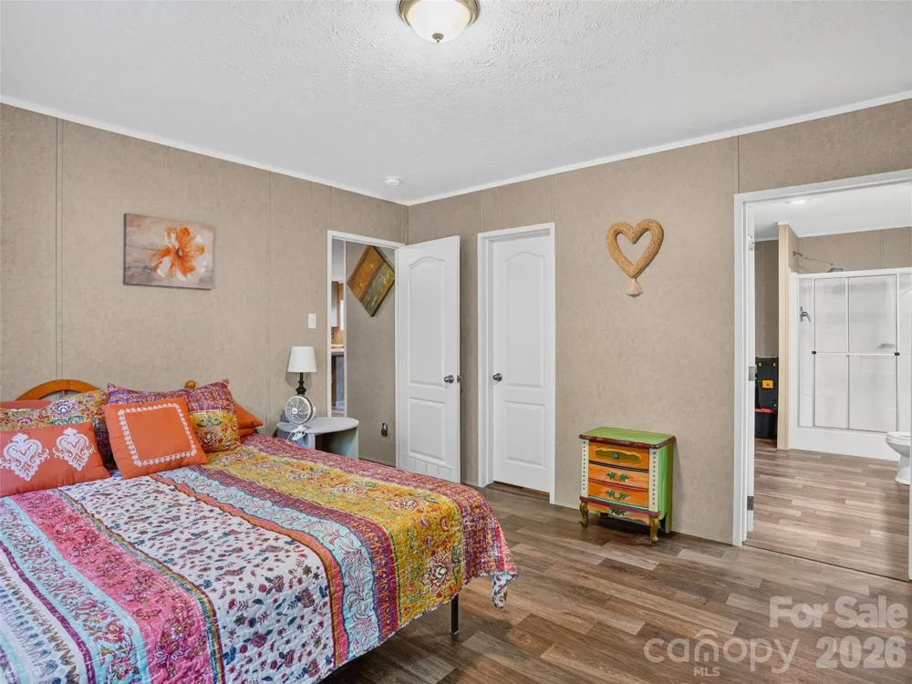 117 Eade Road Hendersonville, NC 28792