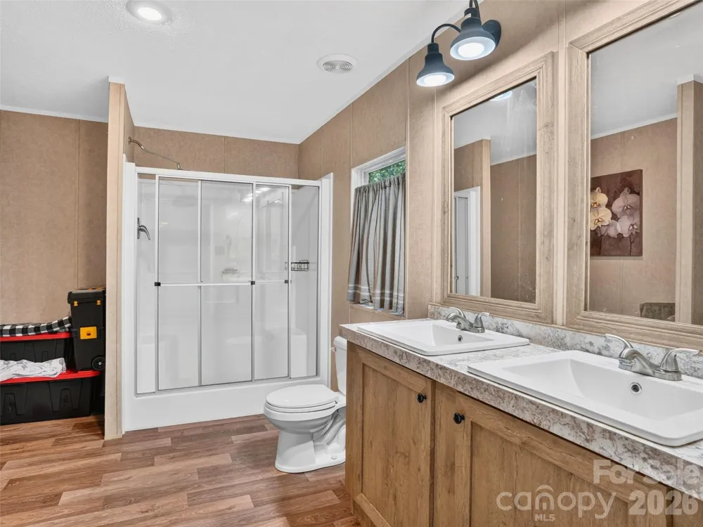 117 Eade Road Hendersonville, NC 28792