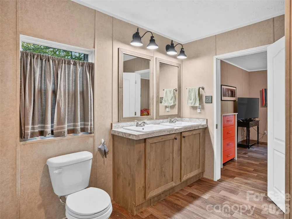 117 Eade Road Hendersonville, NC 28792