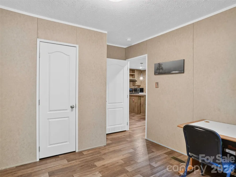 117 Eade Road Hendersonville, NC 28792