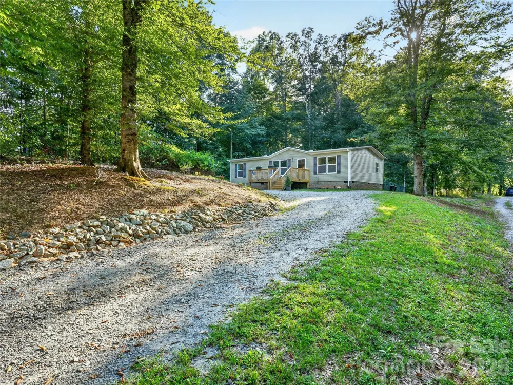 117 Eade Road Hendersonville, NC 28792