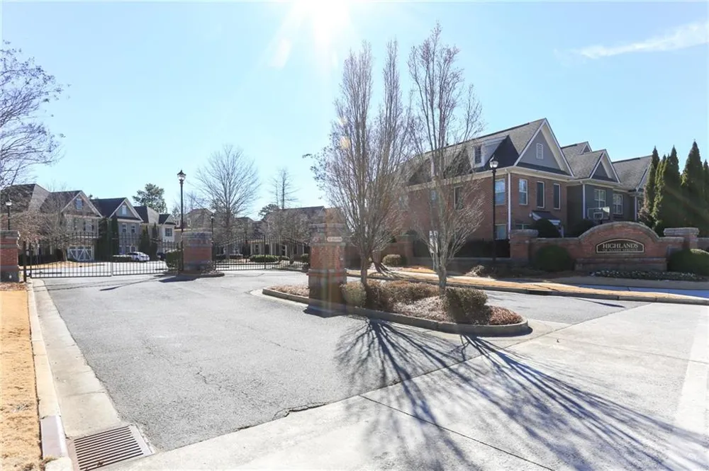 7395 Glisten Avenue Sandy Springs, GA 30328