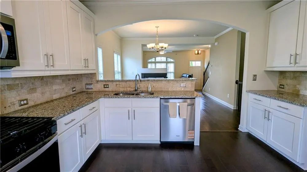 7395 Glisten Avenue Sandy Springs, GA 30328