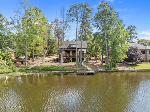 135 Lake Forest Drive SW