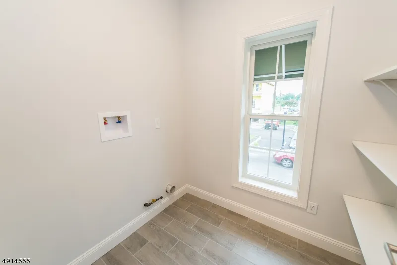 18 Chaz Way #18 Unit 18 Fairfield, NJ 07004