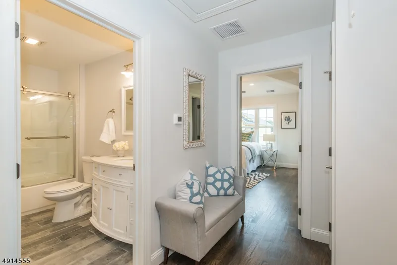 18 Chaz Way #18 Unit 18 Fairfield, NJ 07004