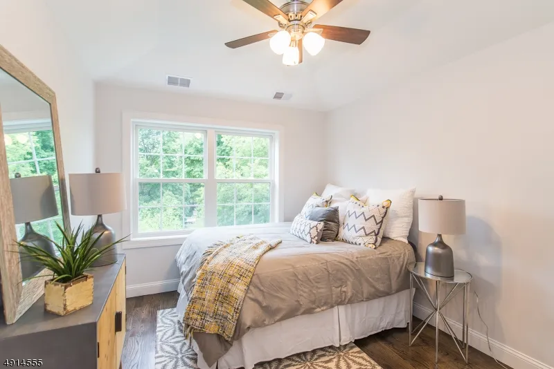 18 Chaz Way #18 Unit 18 Fairfield, NJ 07004