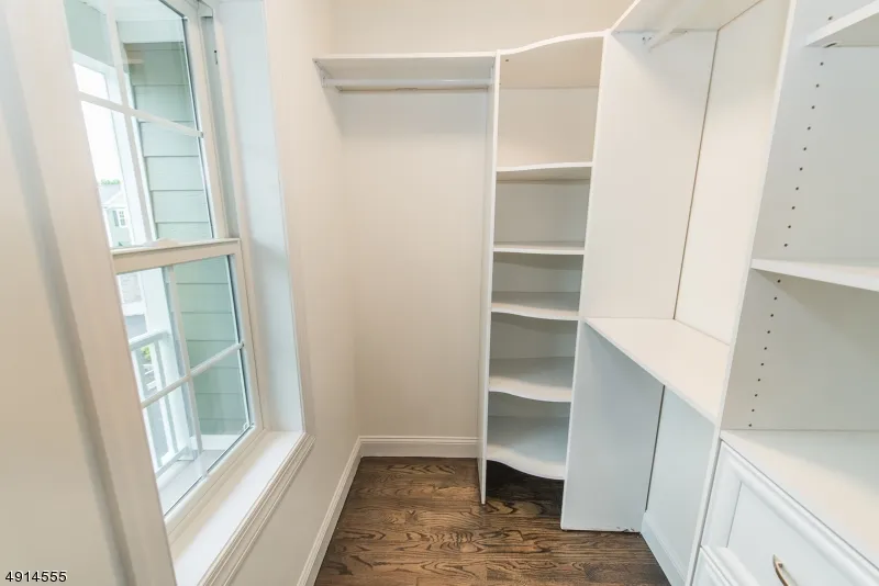 18 Chaz Way #18 Unit 18 Fairfield, NJ 07004