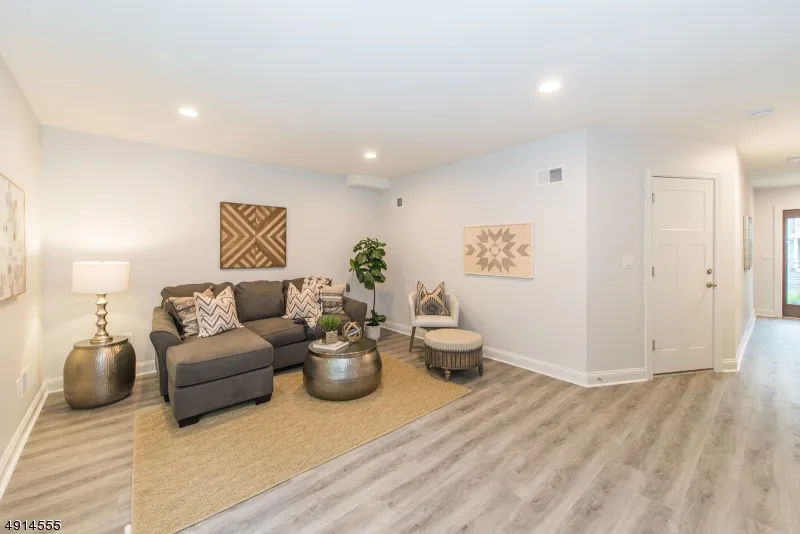 18 Chaz Way #18 Unit 18 Fairfield, NJ 07004