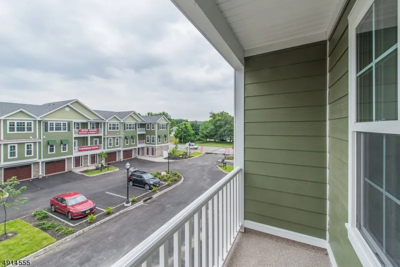 18 Chaz Way #18 Unit 18 Fairfield, NJ 07004