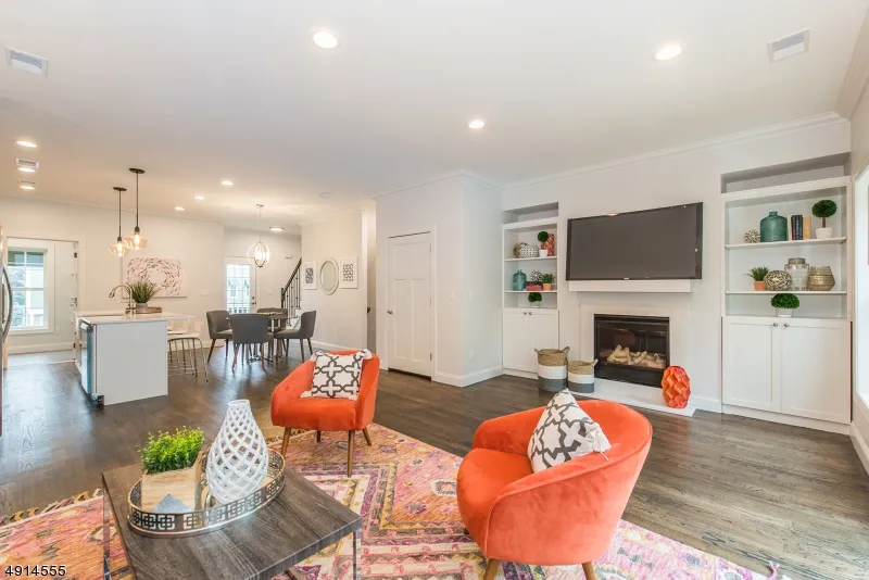 18 Chaz Way #18 Unit 18 Fairfield, NJ 07004
