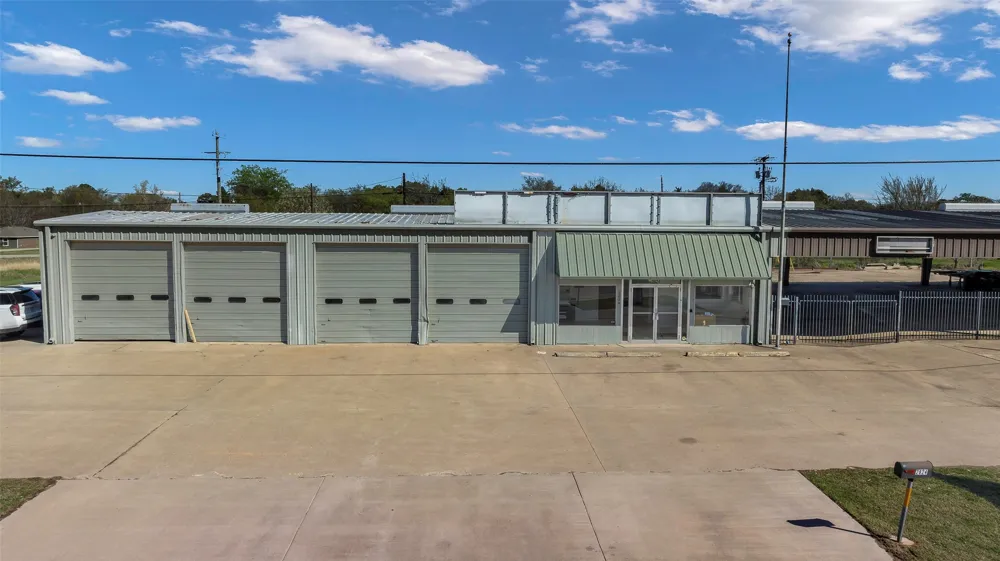 2824 W Main Street Gun Barrel City, TX 75156