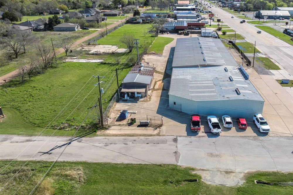 2824 W Main Street Gun Barrel City, TX 75156