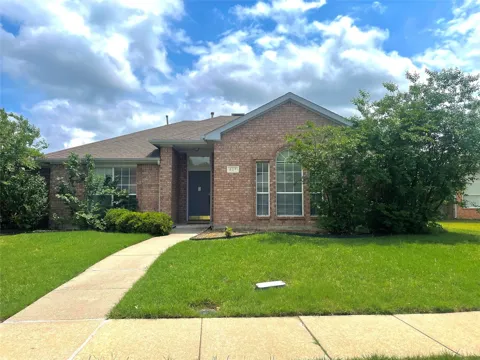 807 Aylesbury Drive