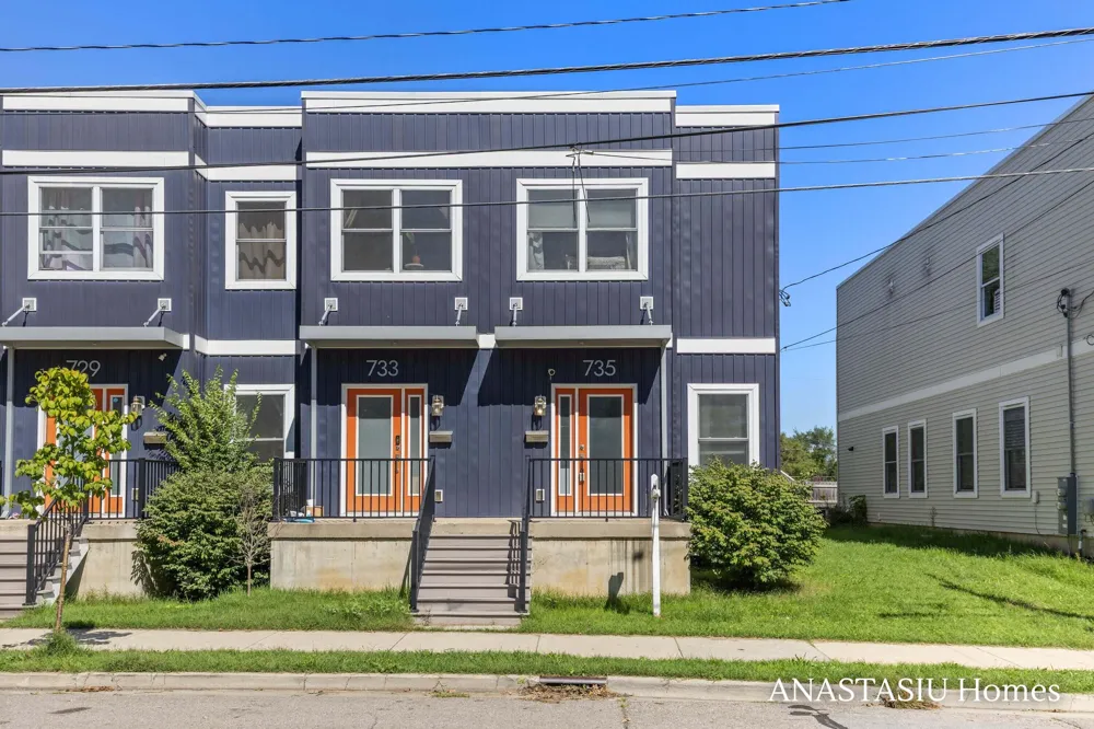 735 Bates Street SE Grand Rapids, MI 49503