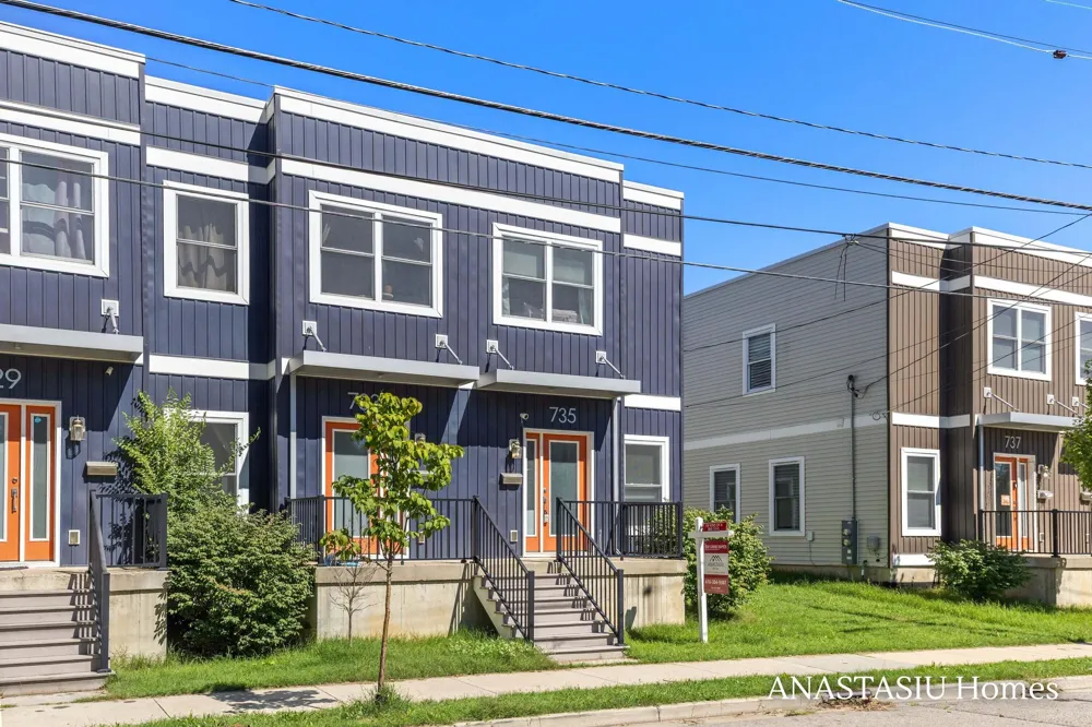 735 Bates Street SE Grand Rapids, MI 49503