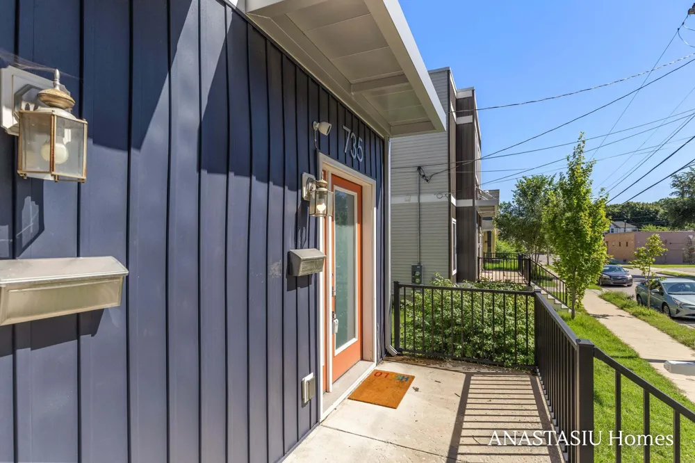 735 Bates Street SE Grand Rapids, MI 49503
