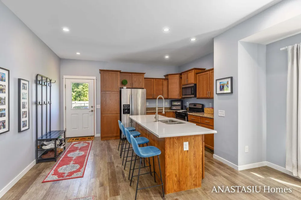 735 Bates Street SE Grand Rapids, MI 49503
