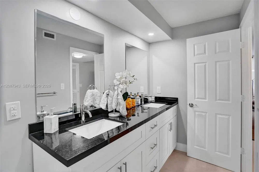 2030 S Ocean Dr #1621 Hallandale Beach, FL 33009