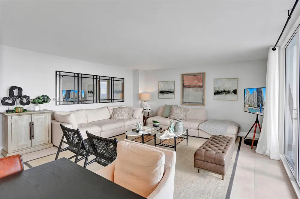 2030 S Ocean Dr #1621 Hallandale Beach, FL 33009