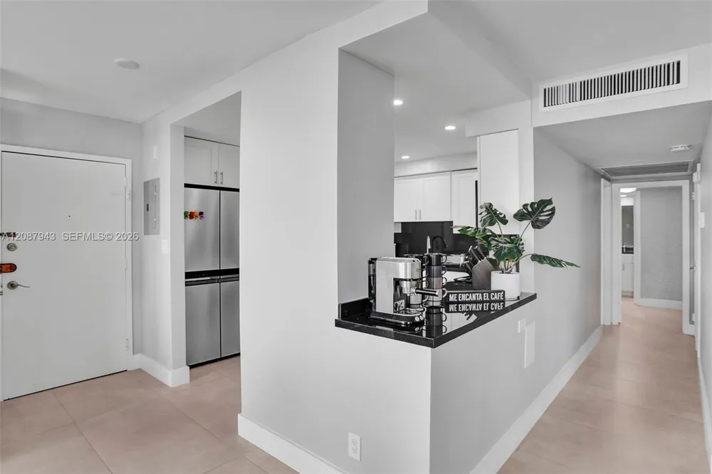 2030 S Ocean Dr #1621 Hallandale Beach, FL 33009