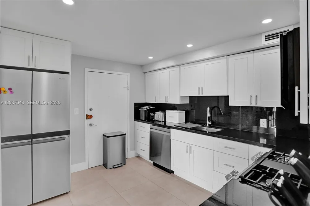 2030 S Ocean Dr #1621 Hallandale Beach, FL 33009
