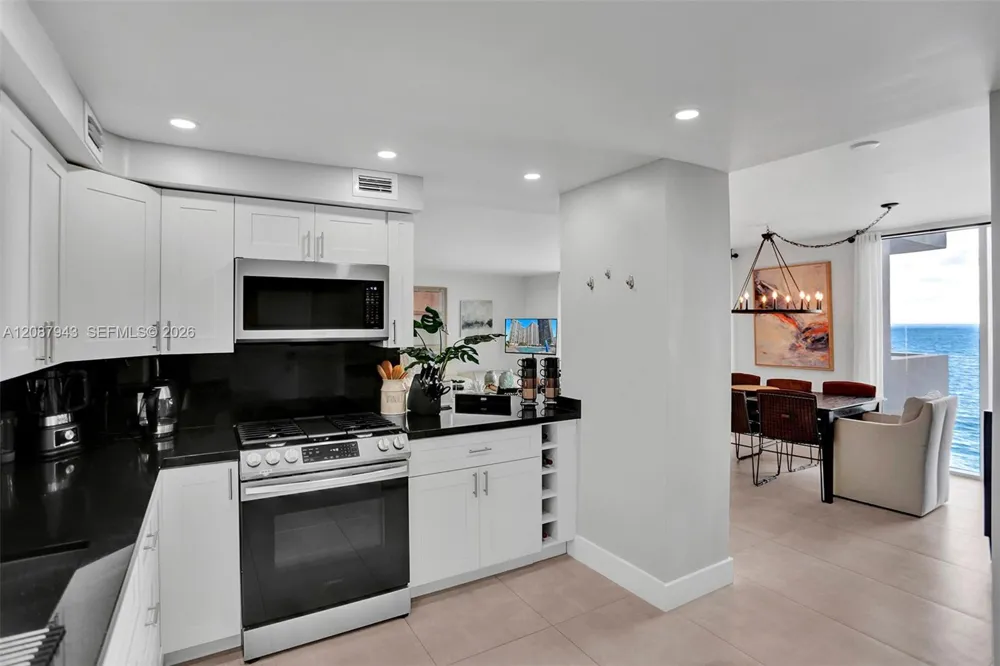 2030 S Ocean Dr #1621 Hallandale Beach, FL 33009