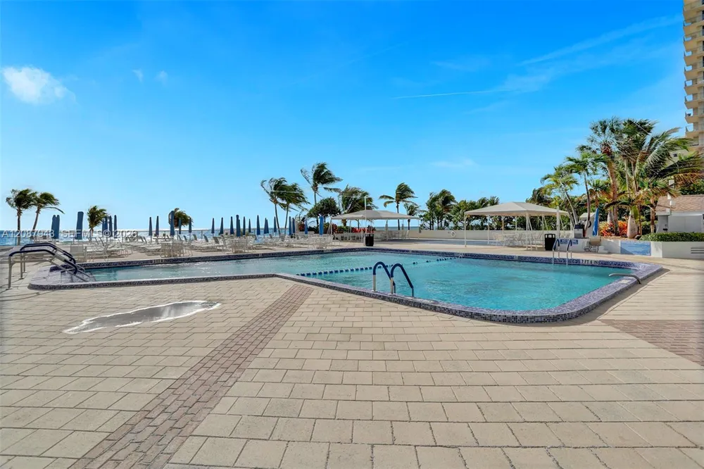 2030 S Ocean Dr #1621 Hallandale Beach, FL 33009