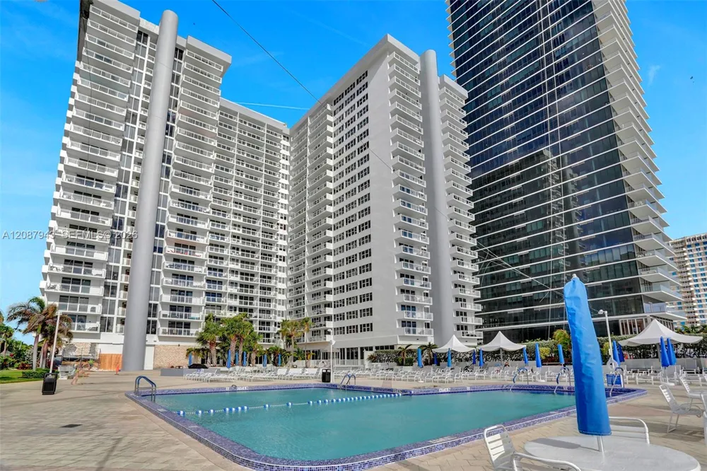 2030 S Ocean Dr #1621 Hallandale Beach, FL 33009