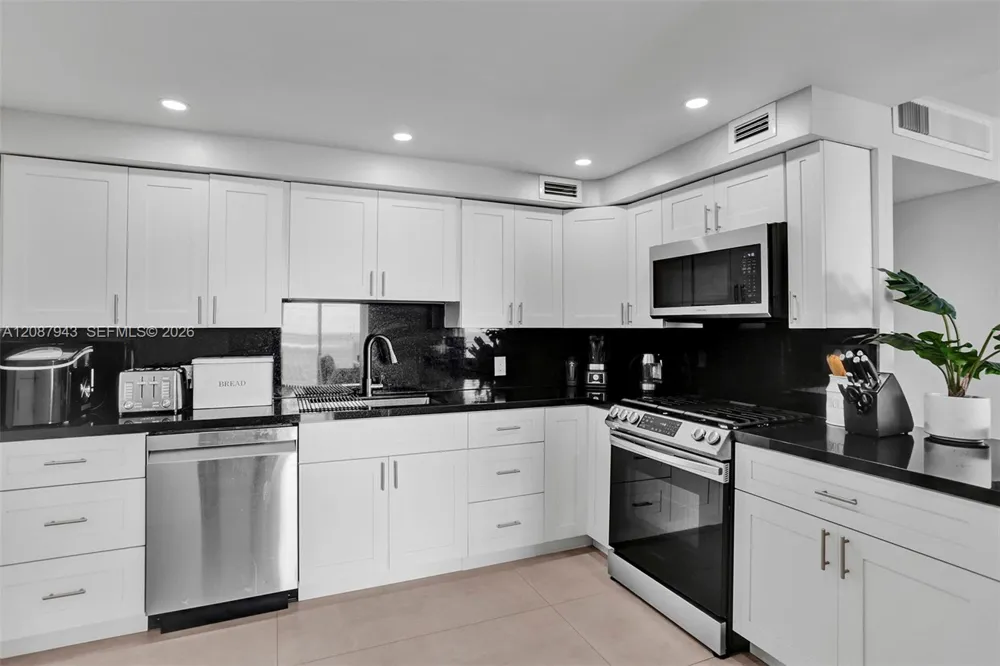 2030 S Ocean Dr #1621 Hallandale Beach, FL 33009