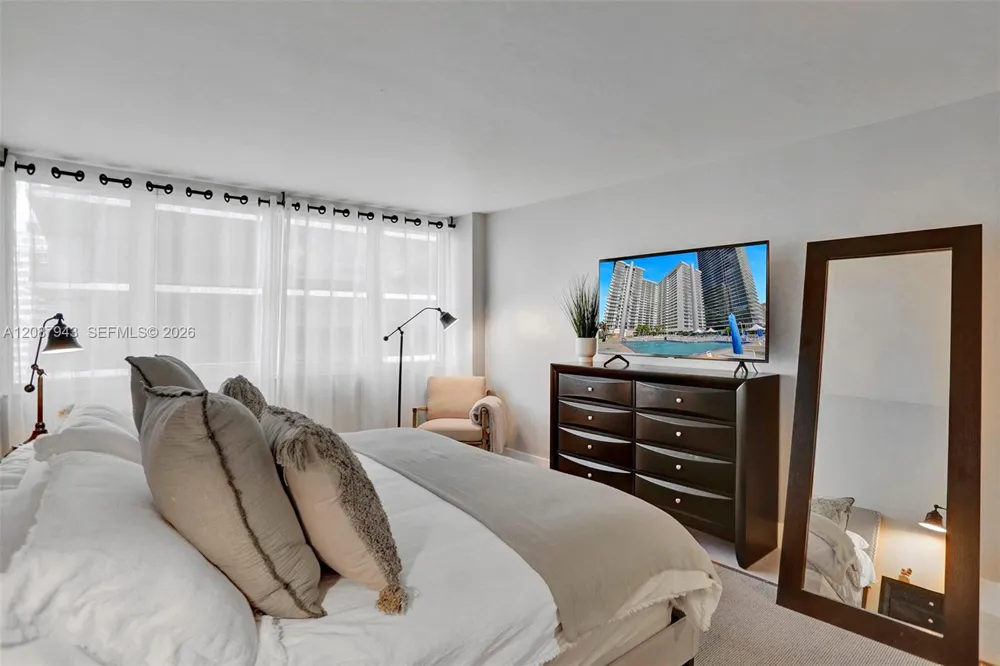 2030 S Ocean Dr #1621 Hallandale Beach, FL 33009