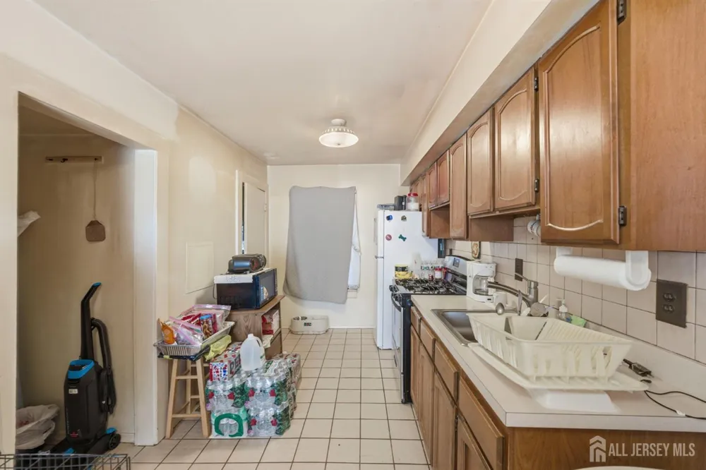 294 Devoe Avenue Spotswood, NJ 08884