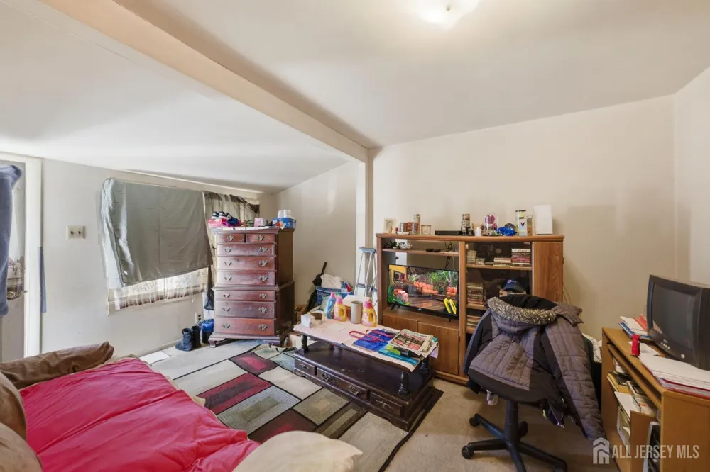 294 Devoe Avenue Spotswood, NJ 08884