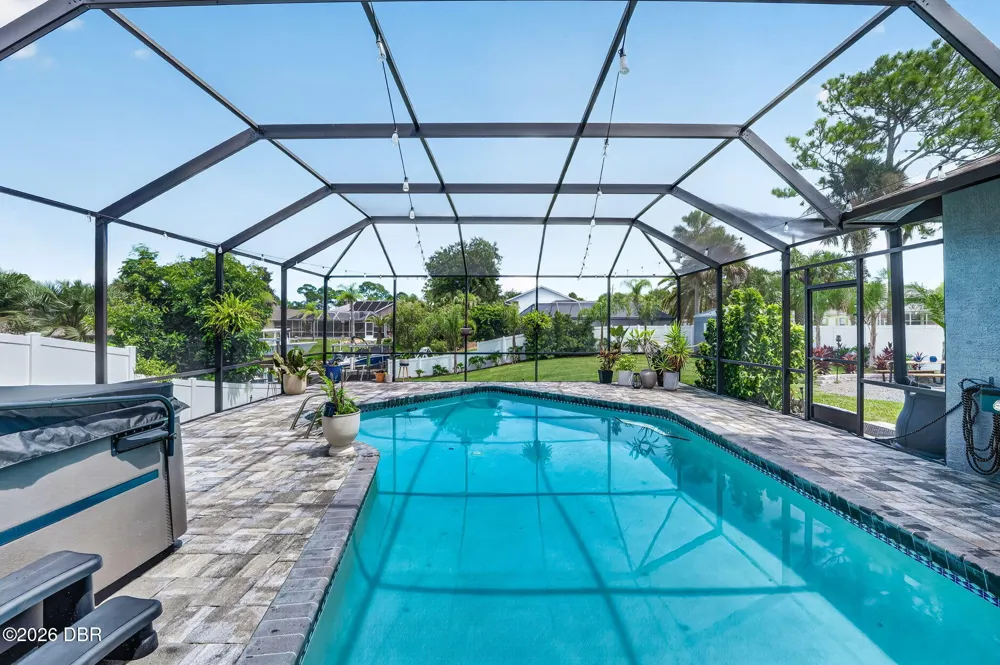 16 Cherrytree Court Palm Coast, FL 32137