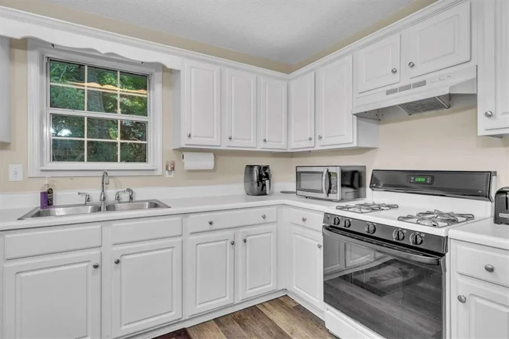 321 Four Oaks Drive Powder Springs, GA 30127