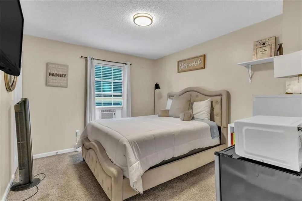321 Four Oaks Drive Powder Springs, GA 30127