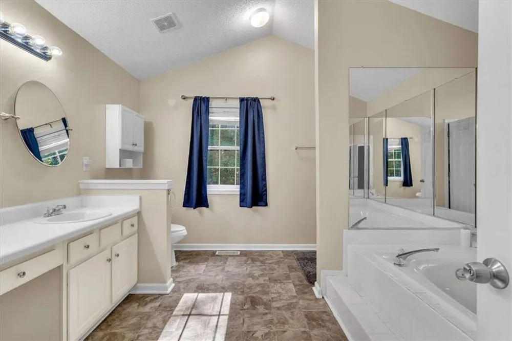 321 Four Oaks Drive Powder Springs, GA 30127
