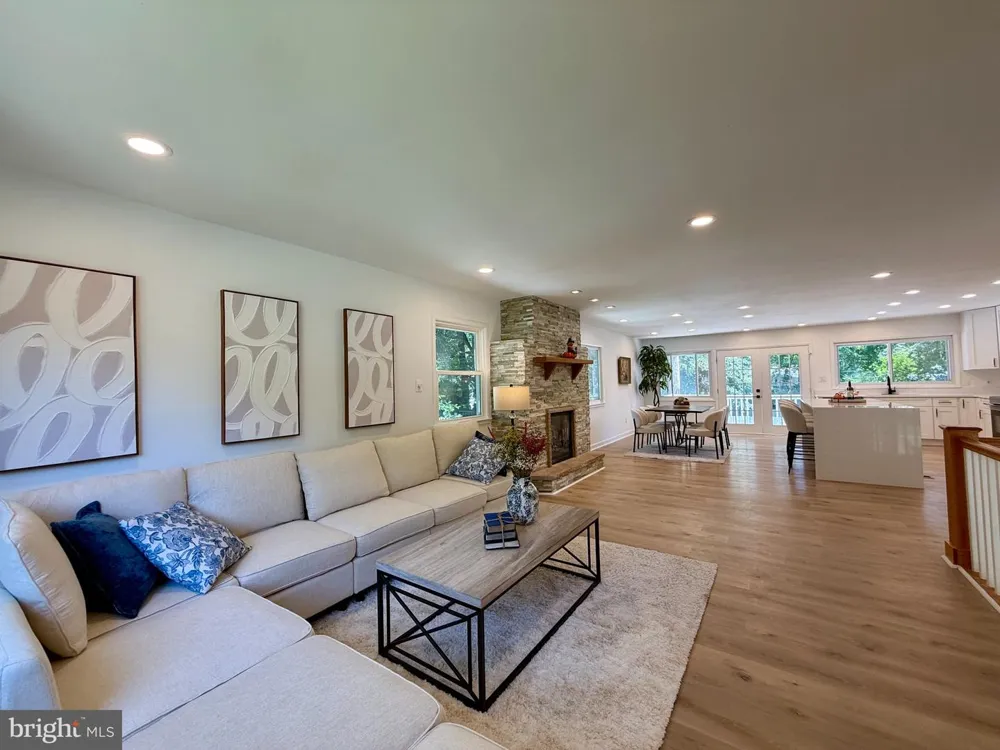 8509 CHERRY VALLEY LANE Alexandria, VA 22309
